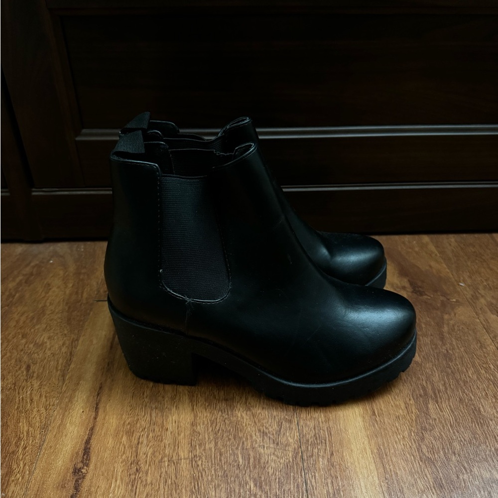 Classic Black Women's Chelsea Ankle Boots